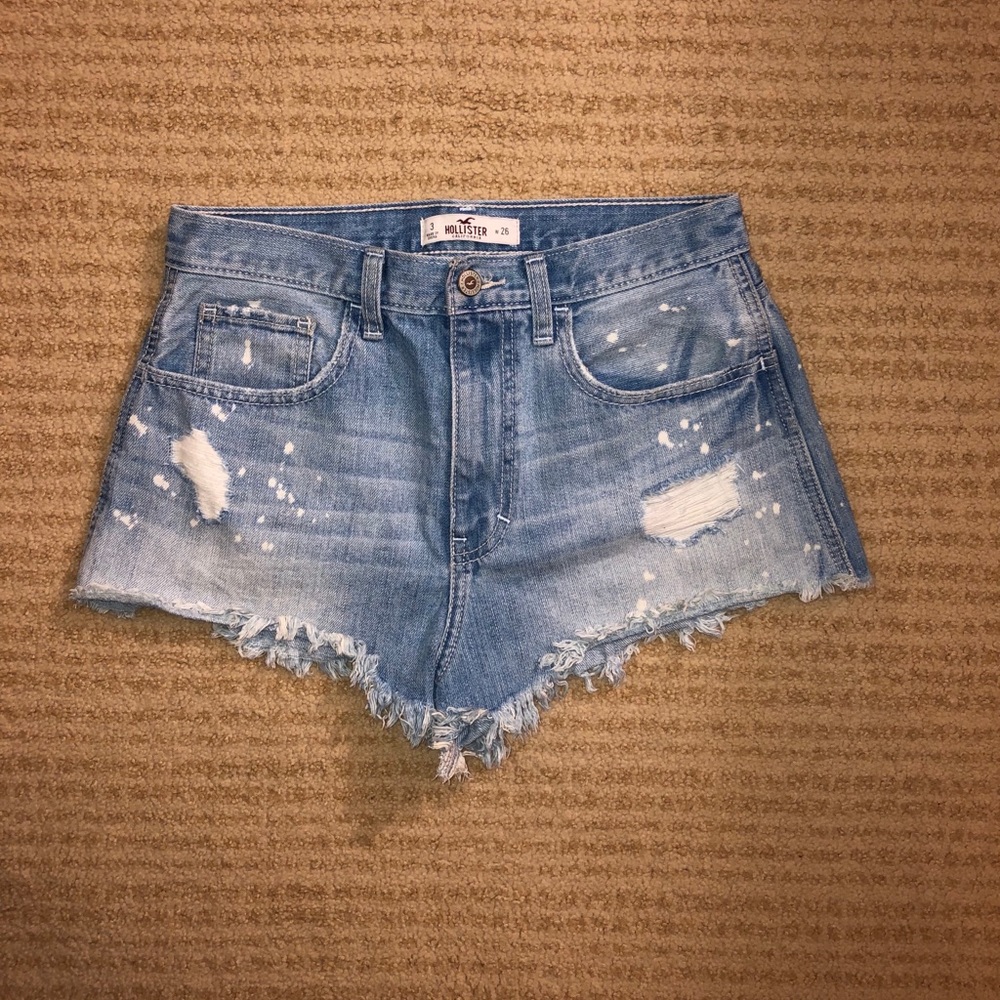 Hollister High rise ripped jean short